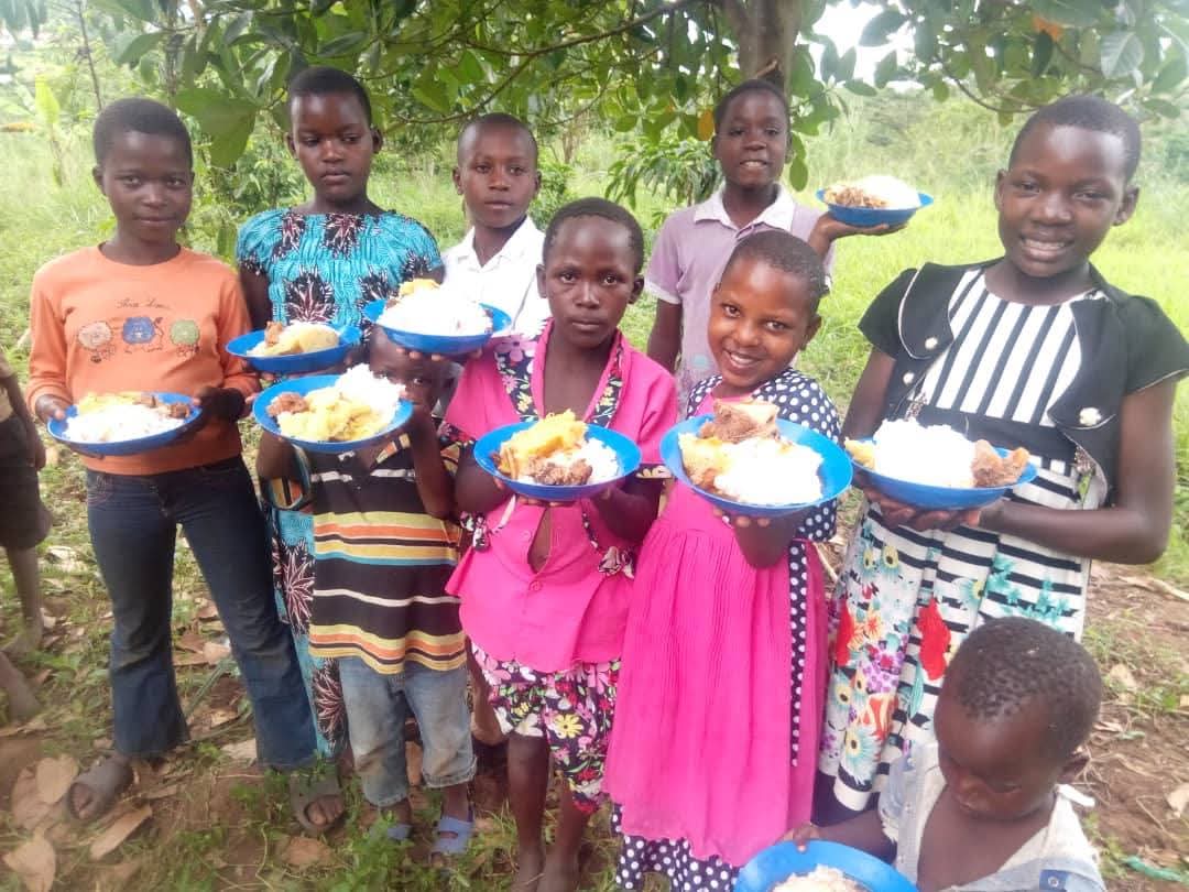 Children at mealtime at KCF